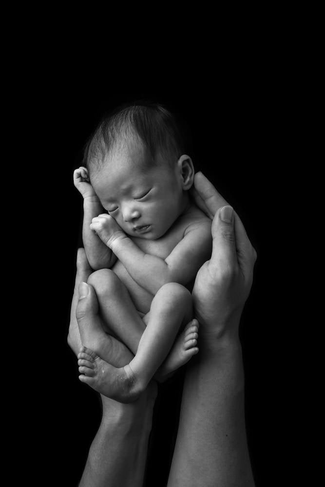 download (9) how do you choose the right newborn photographer
