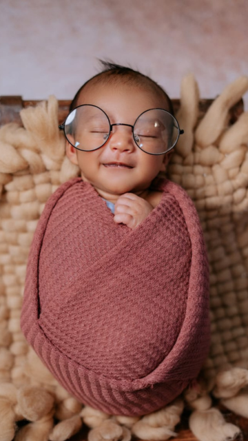 Untitled design (23) newborn photoshoot clothing guide