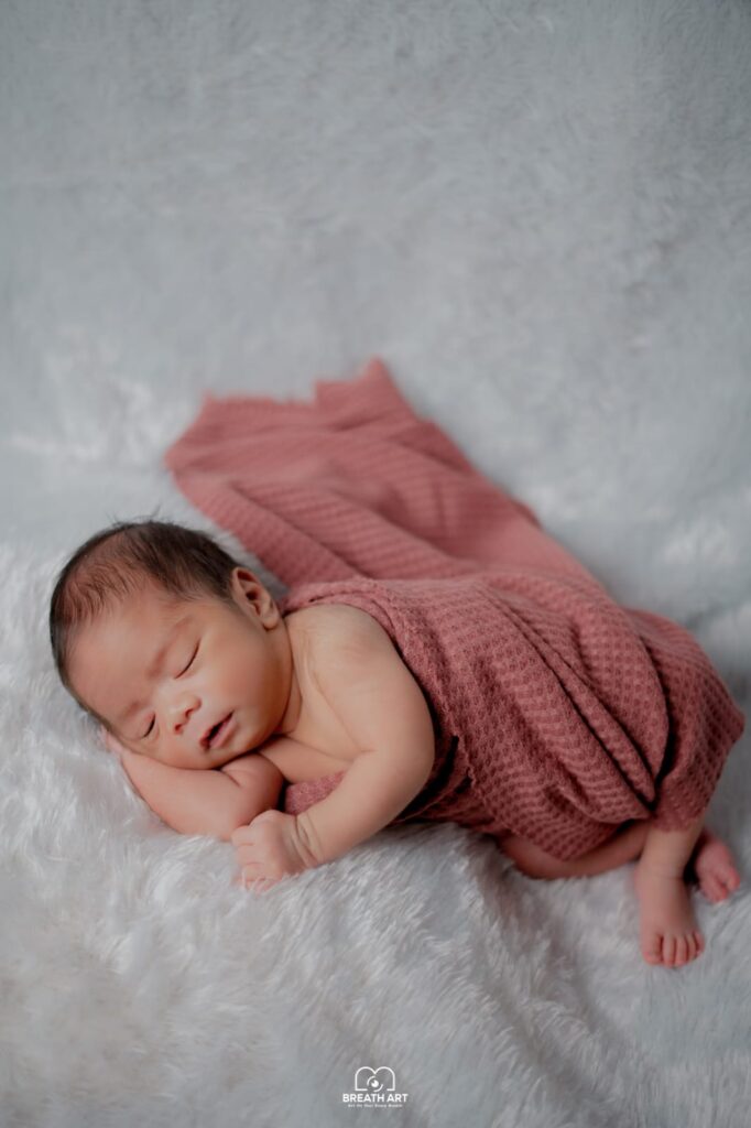 newborn photo session at home with family